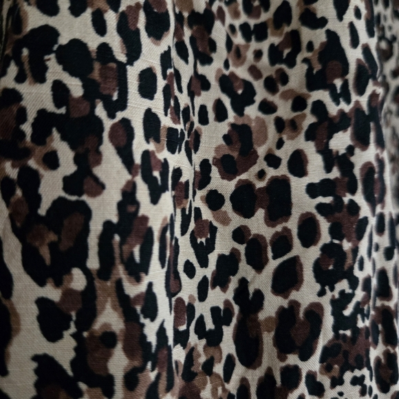 Beach Lunch Lounge Leopard Print Button Front Tie Front Blouse size SMALL - Picture 6 of 8